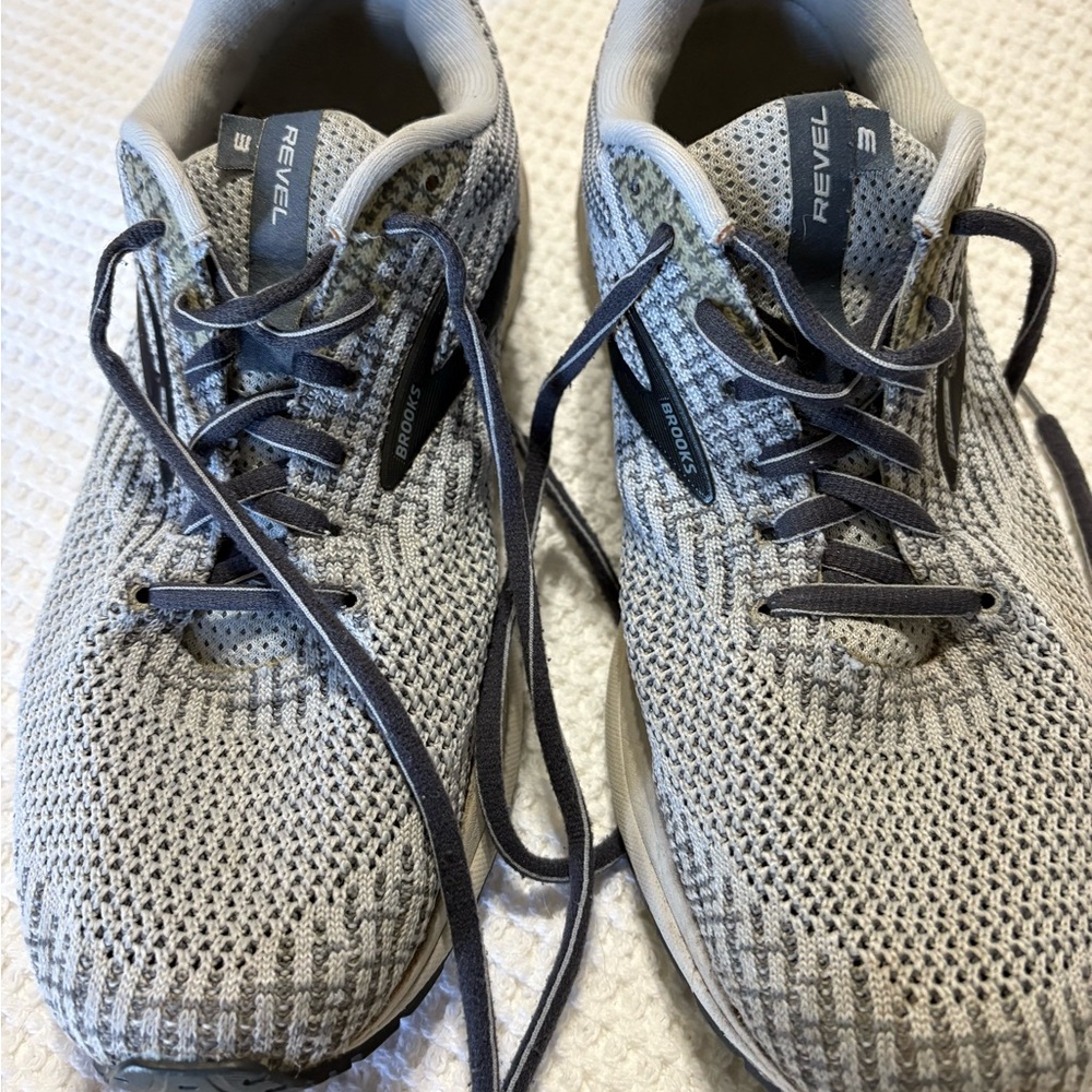 Brooks Revel 3 Women's Athletic Gray Shoes